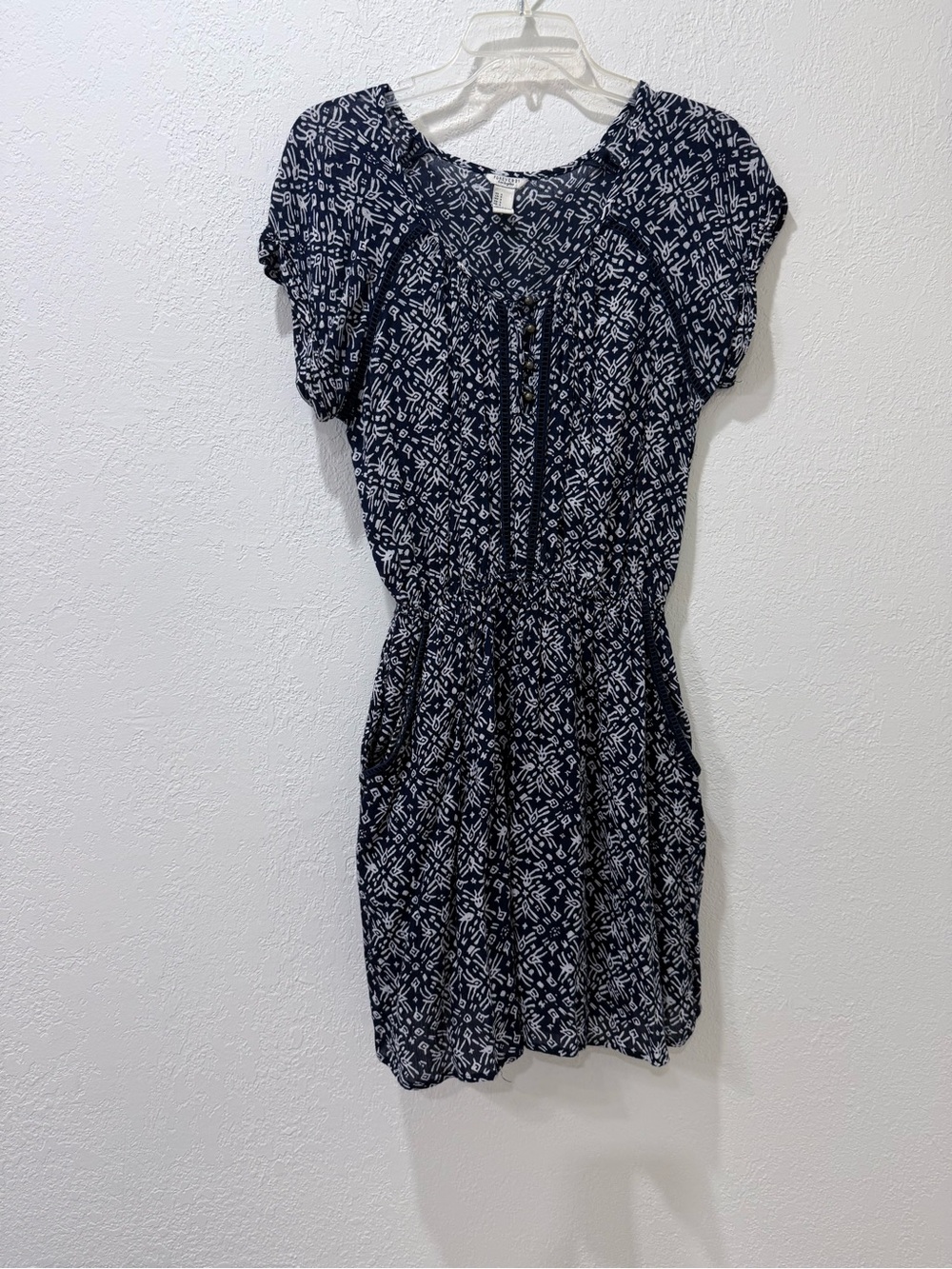Forever 21 Navy & White Printed Short Sleeve Mini Dress with Pockets